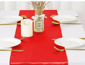 Chemin de table rouge satin