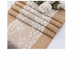 Chemin de table en toile de jute brodé