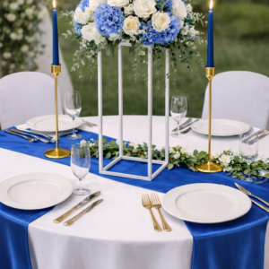 Chemin de table bleu royal satin
