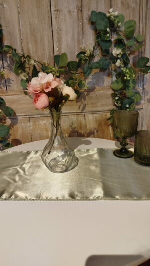 Chemin de table vert sauge satin