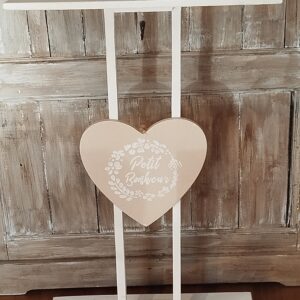 Pupitre blanc avec coeur