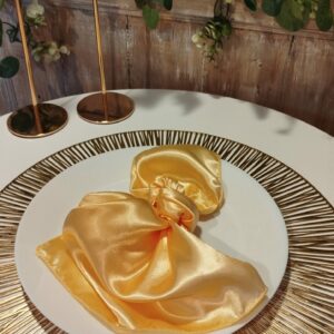 Serviette satin doré