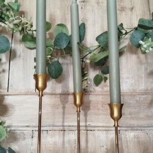 bougeoirs dorés élégants