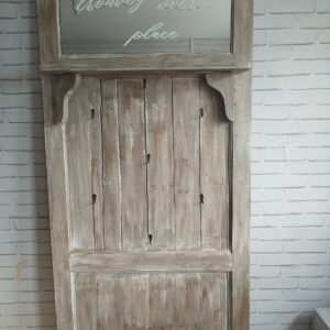 Plan de table en bois avec son étagère