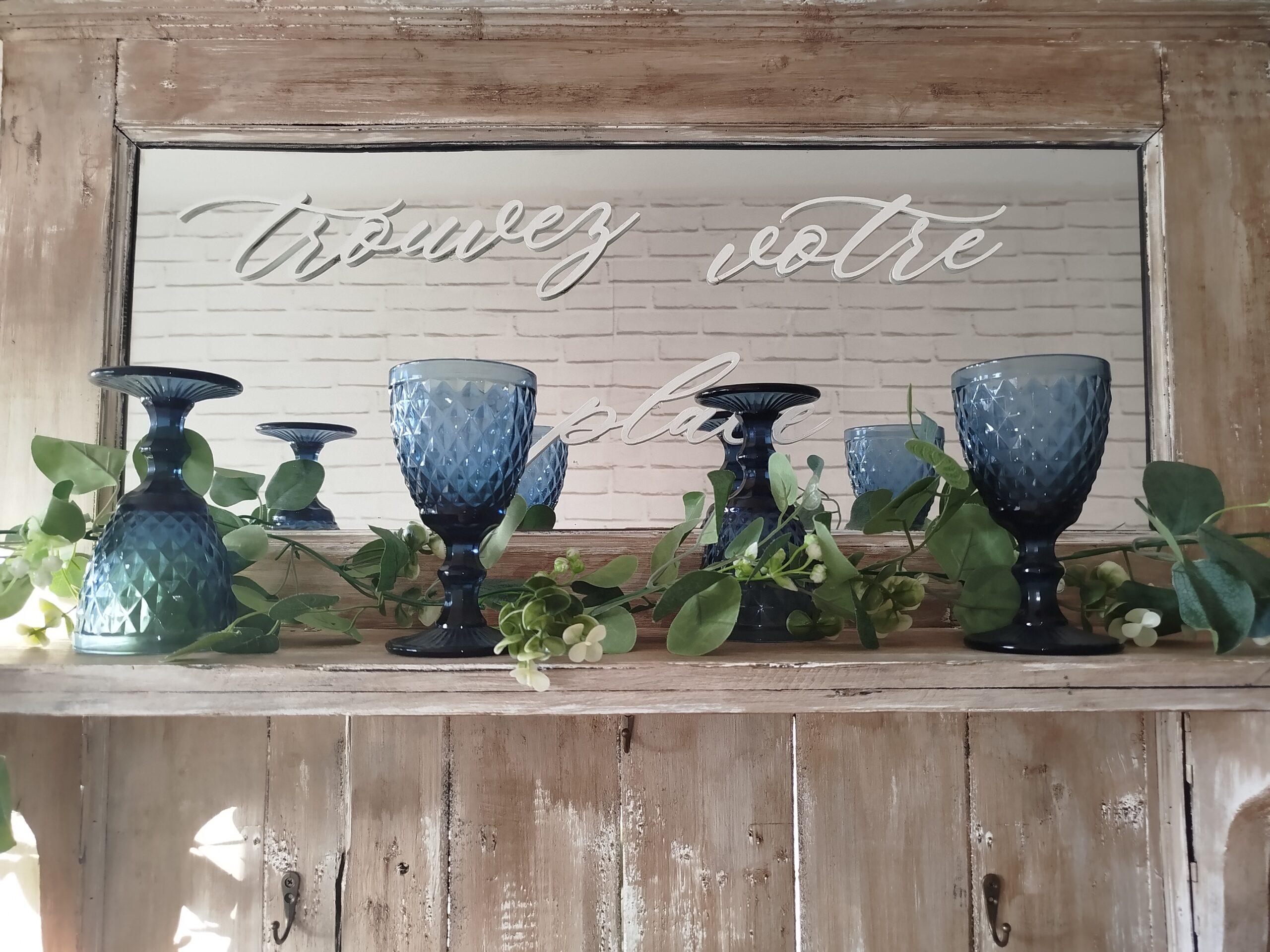 verre à pied bleu – Image 2