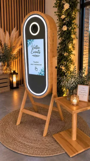 Location photobooth miroir en bois vintage pour mariage à Rouen en Normandie